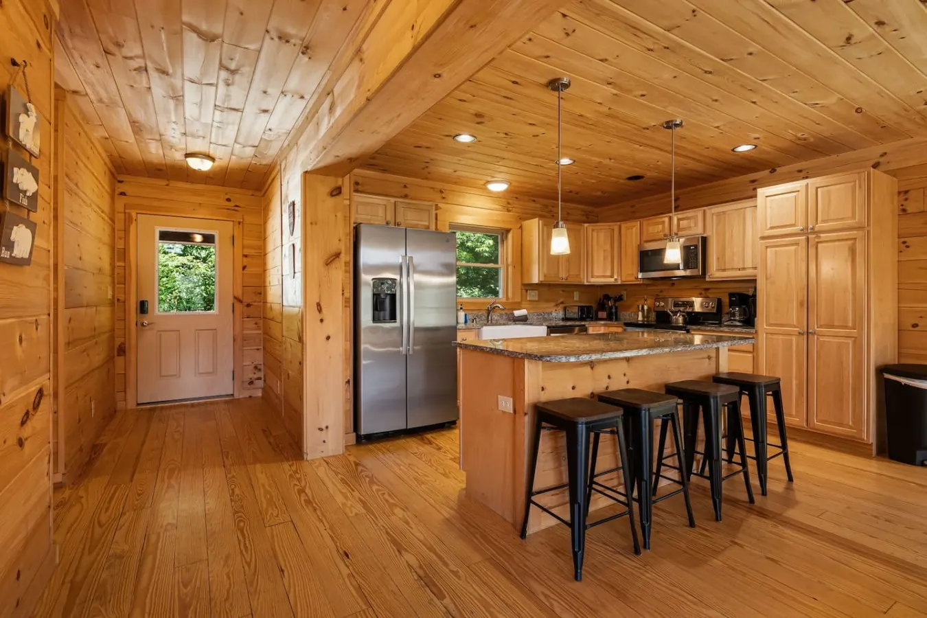 Luxury Cabin, Theater, Hot Tub, Fire Pit 14
