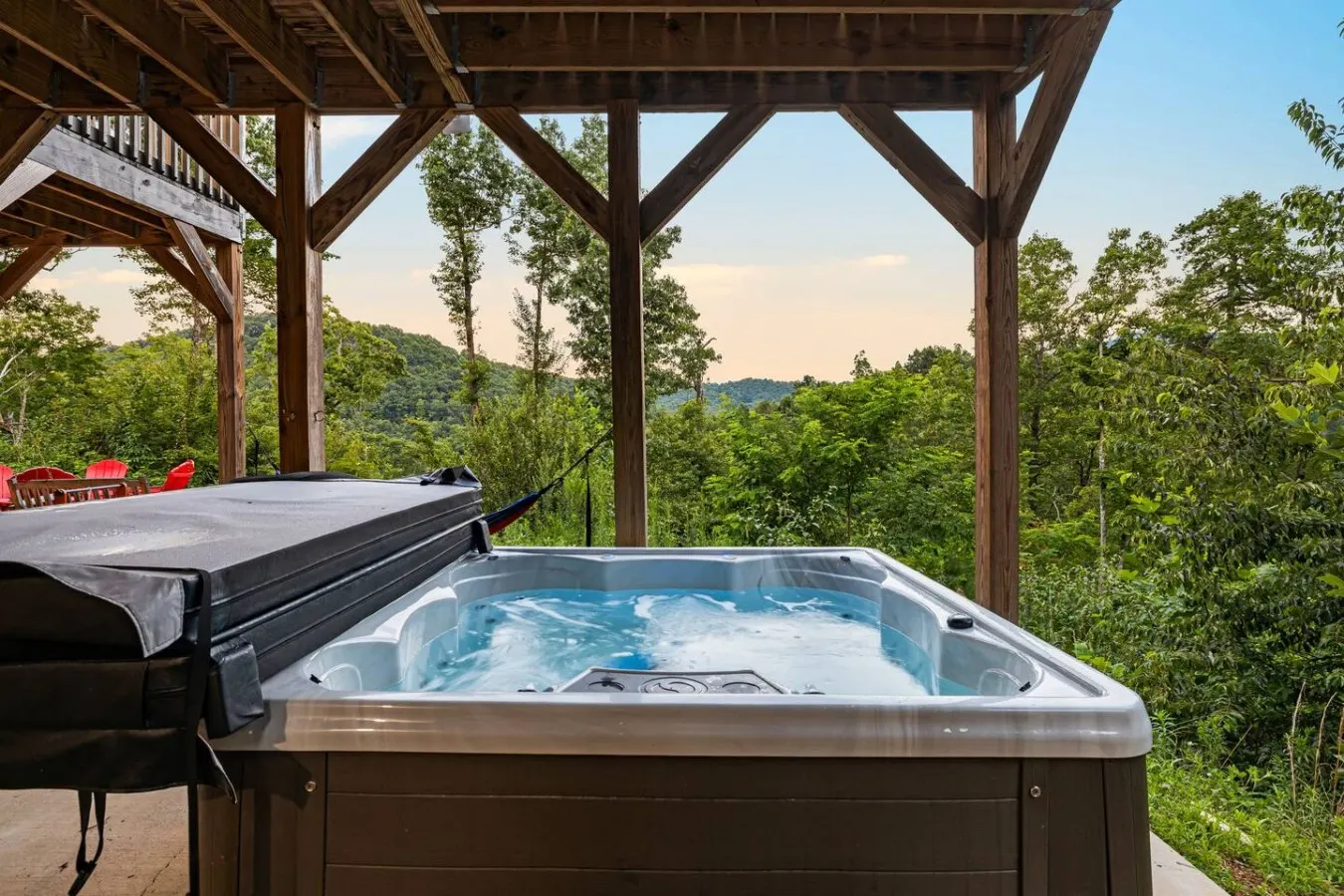 Luxury Cabin, Theater, Hot Tub, Fire Pit — photo 3