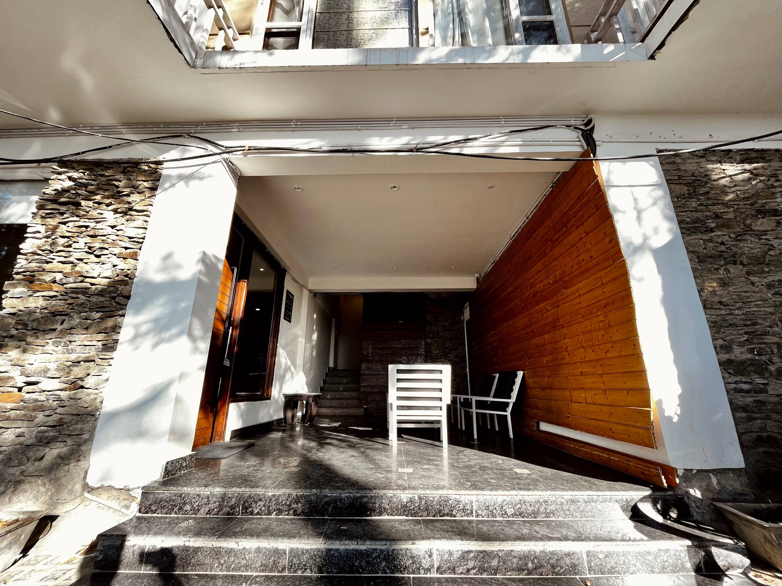 Cedar View Home- 2BHK Claridge's Residency,Shimla 26
