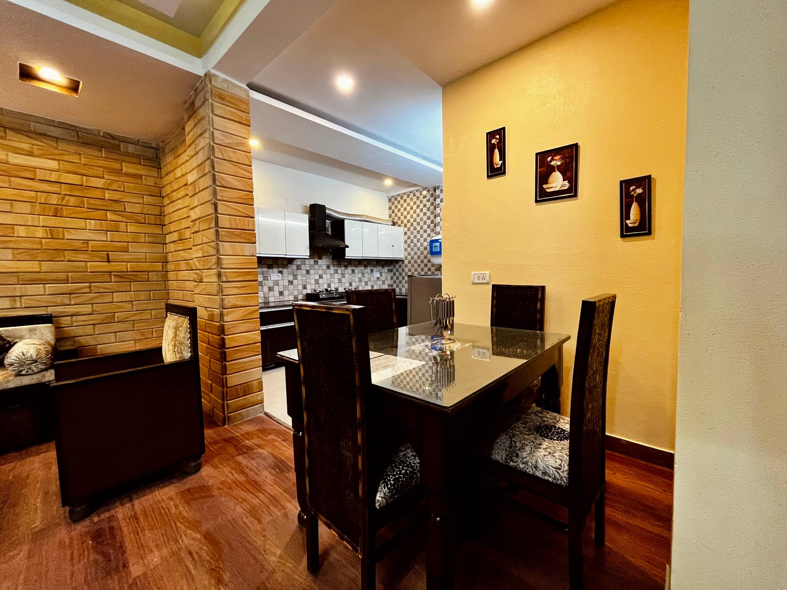 Cedar View Home- 2BHK Claridge's Residency,Shimla 13