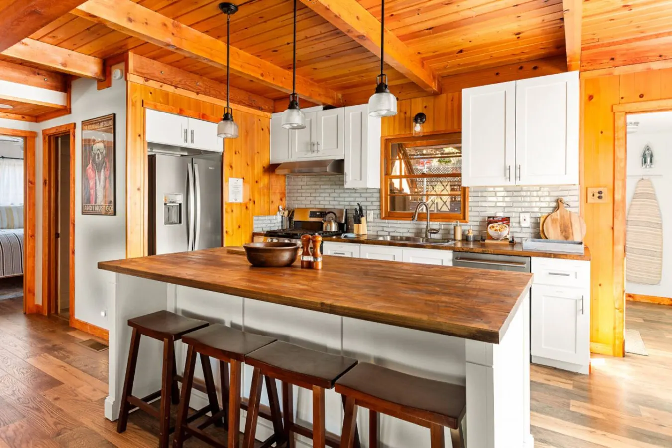 Paddington Manor, Loft Cabin, Hot Tub & Game Room — photo 4
