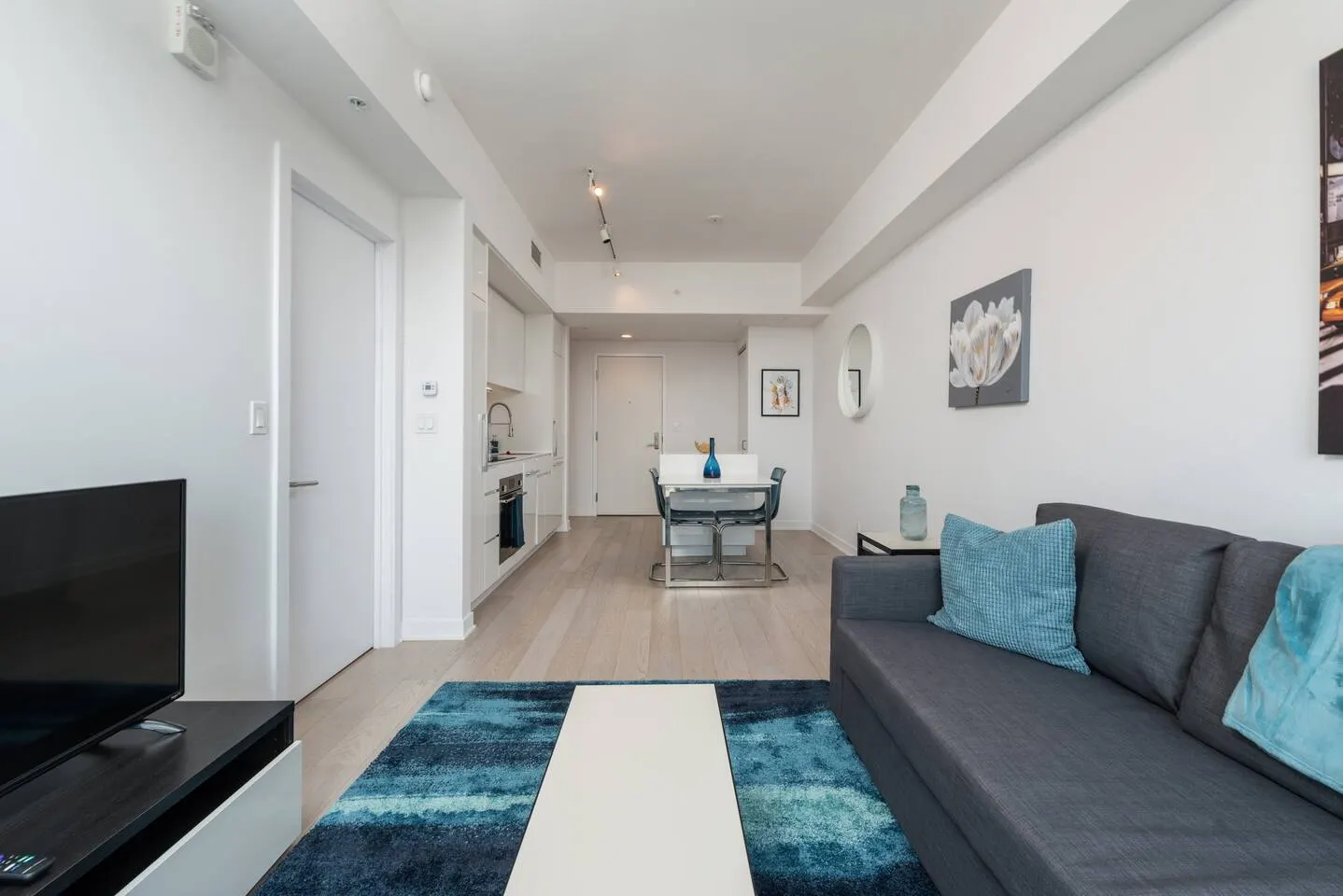 FurnishedMTL - Tour Des Canadiens Luxury Flat 12