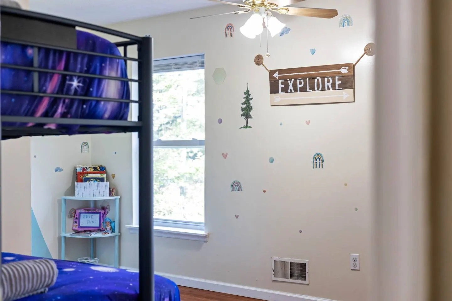 Lakefront, hot tub, game room, pool, beach lake 9