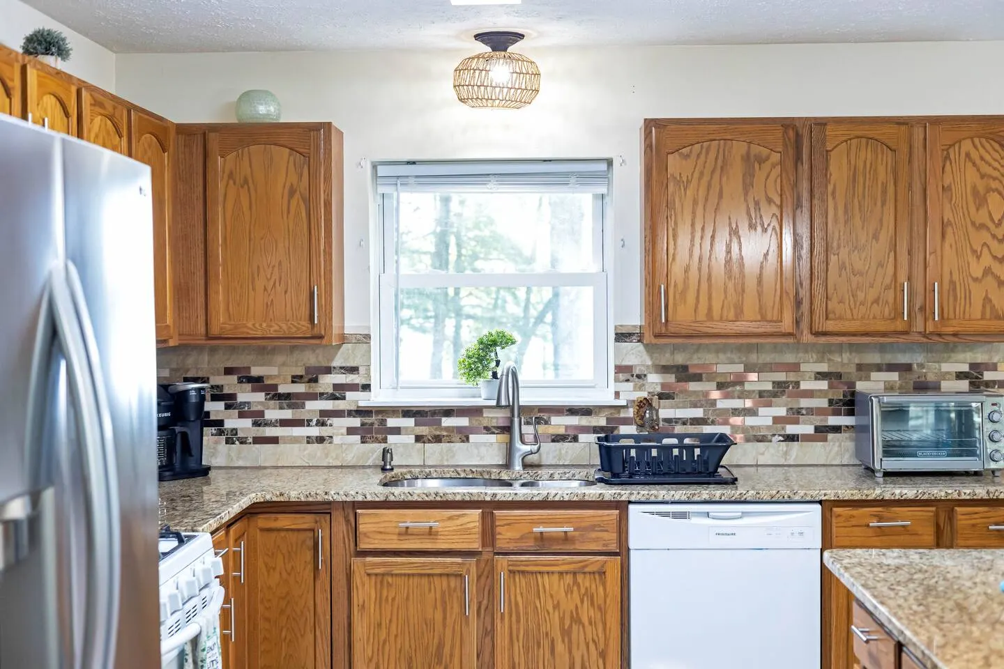 Lakefront, hot tub, game room, pool, beach lake 16