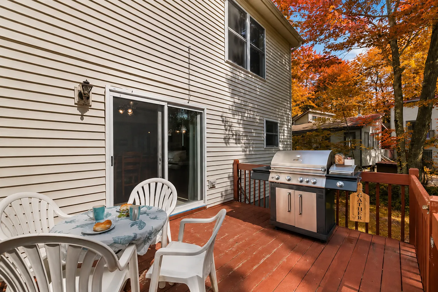 Lakefront, hot tub, game room, pool, beach lake 8