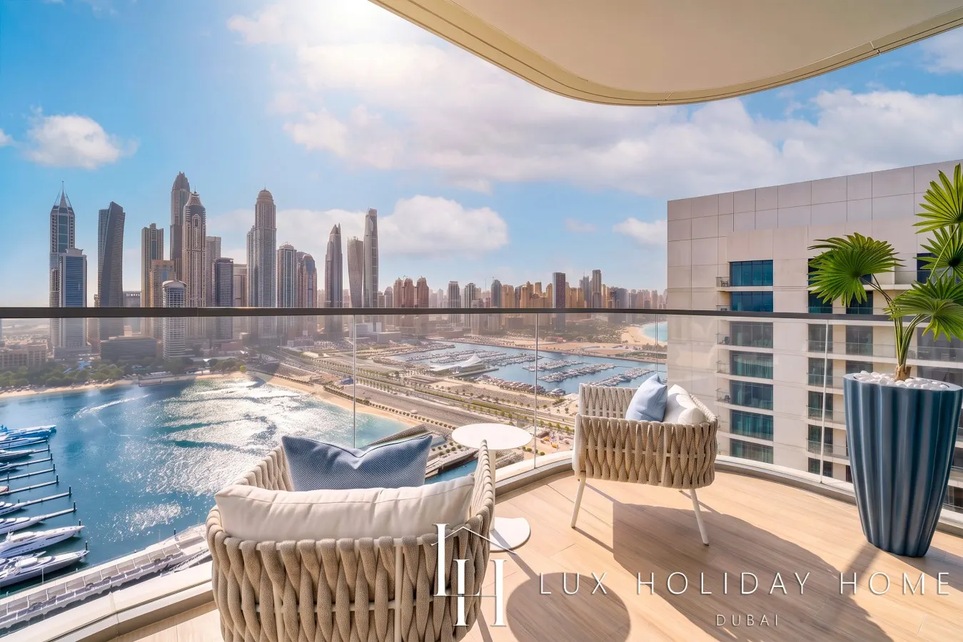 LUX The Marina Vista Beachfront Suite 3 9