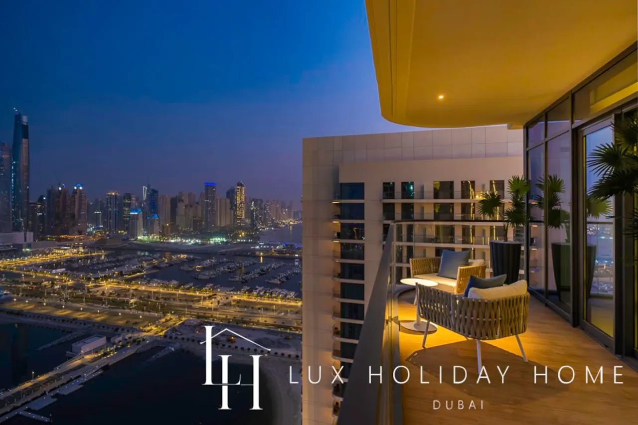 LUX The Marina Vista Beachfront Suite 3 11