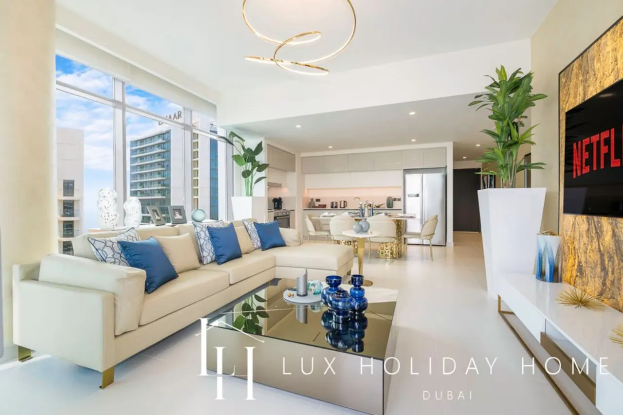 LUX The Marina Vista Beachfront Suite 3 12