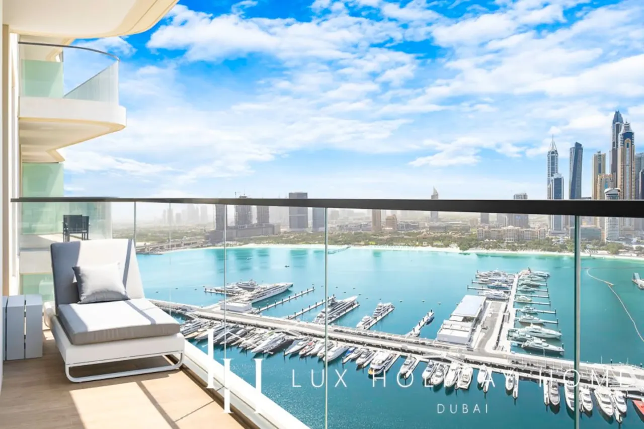 LUX The Marina Vista Beachfront Suite 3 15