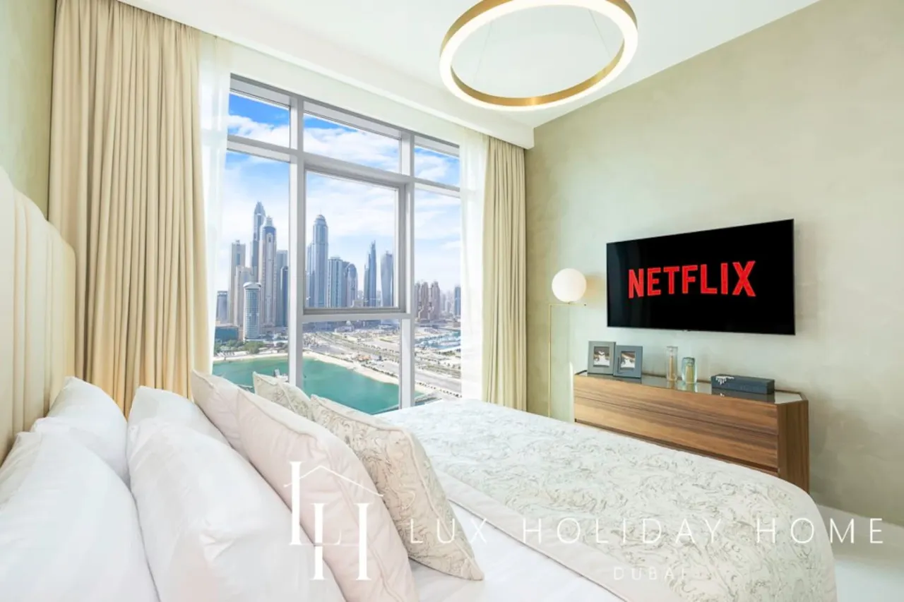 LUX The Marina Vista Beachfront Suite 3 17