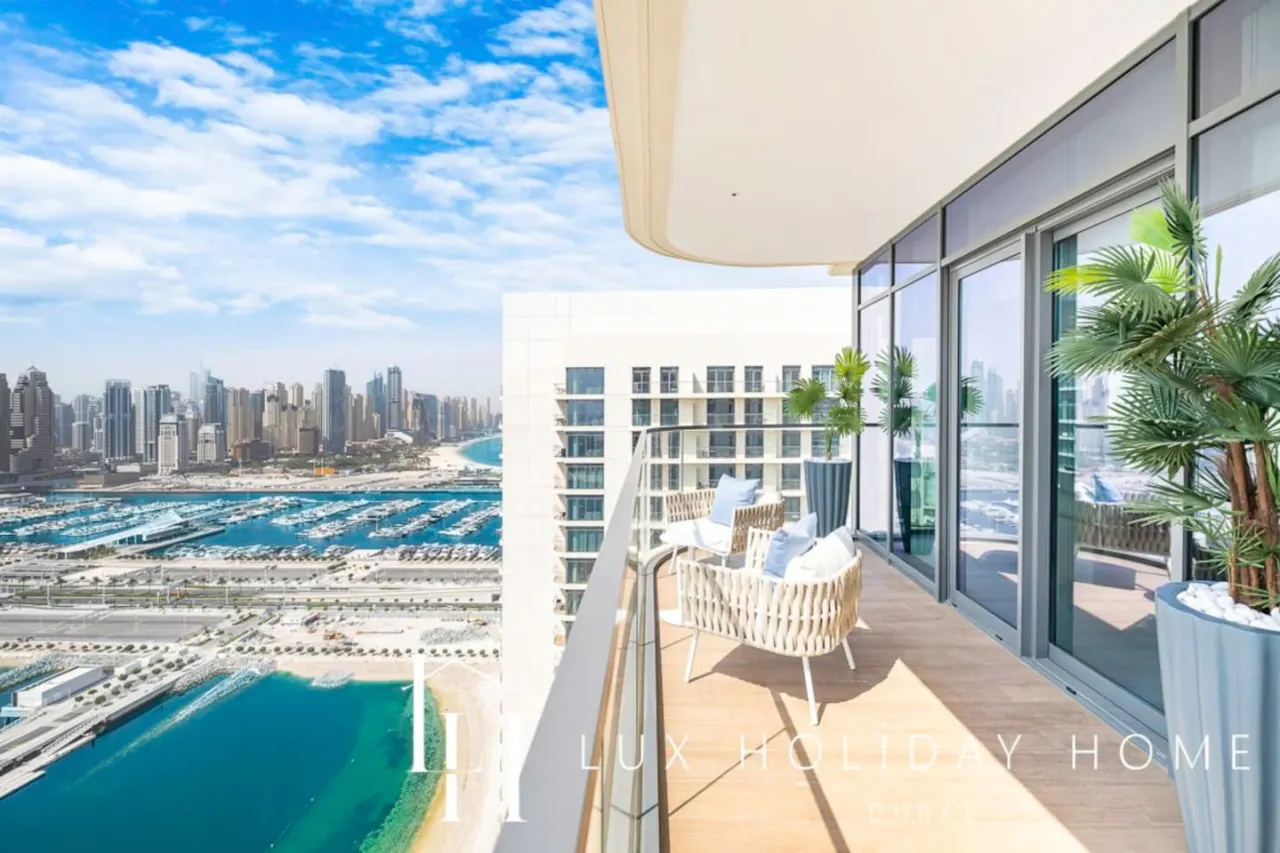 LUX The Marina Vista Beachfront Suite 3 20