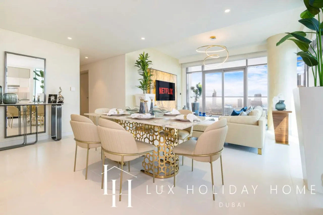 LUX The Marina Vista Beachfront Suite 3 5