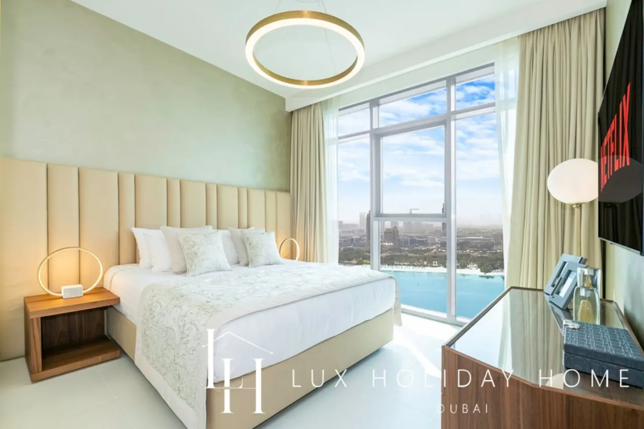 LUX The Marina Vista Beachfront Suite 3 6