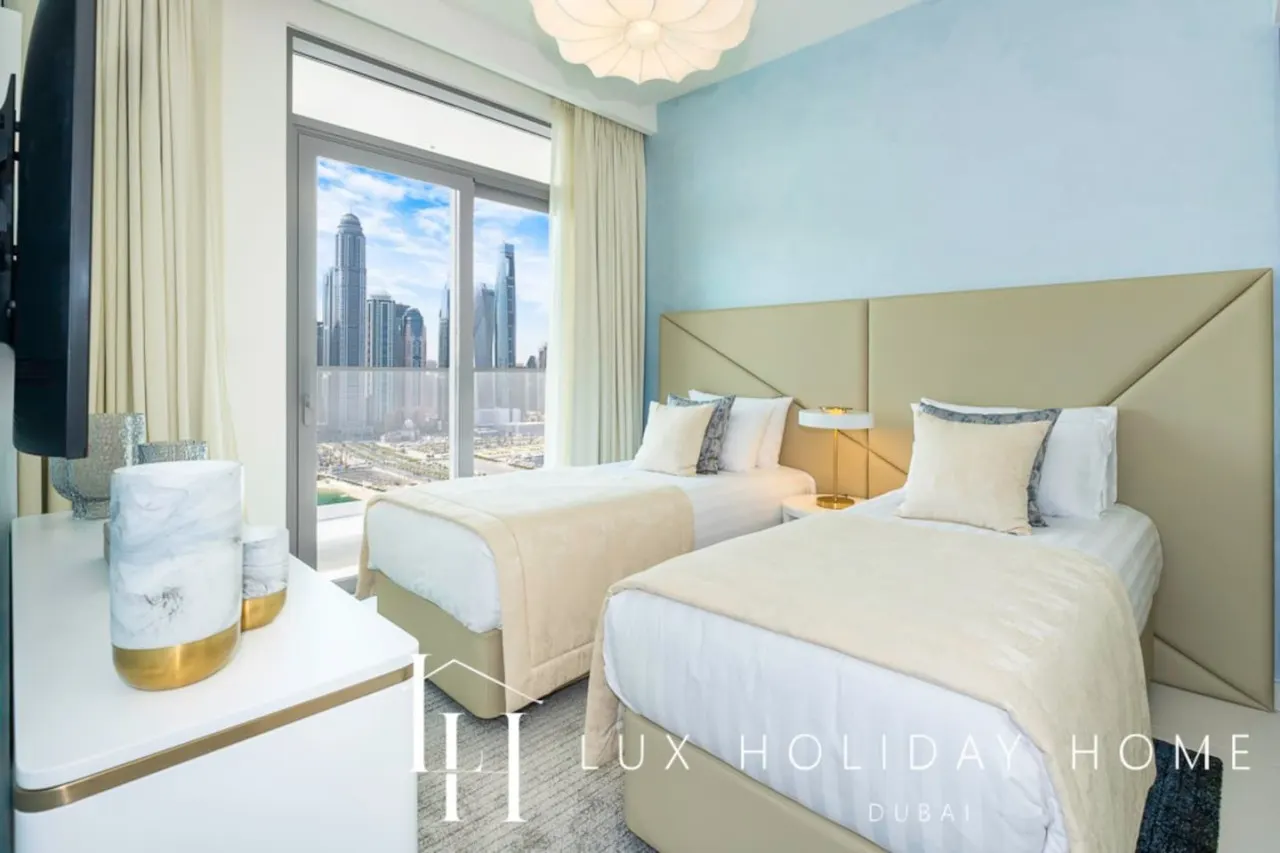 LUX The Marina Vista Beachfront Suite 3 7