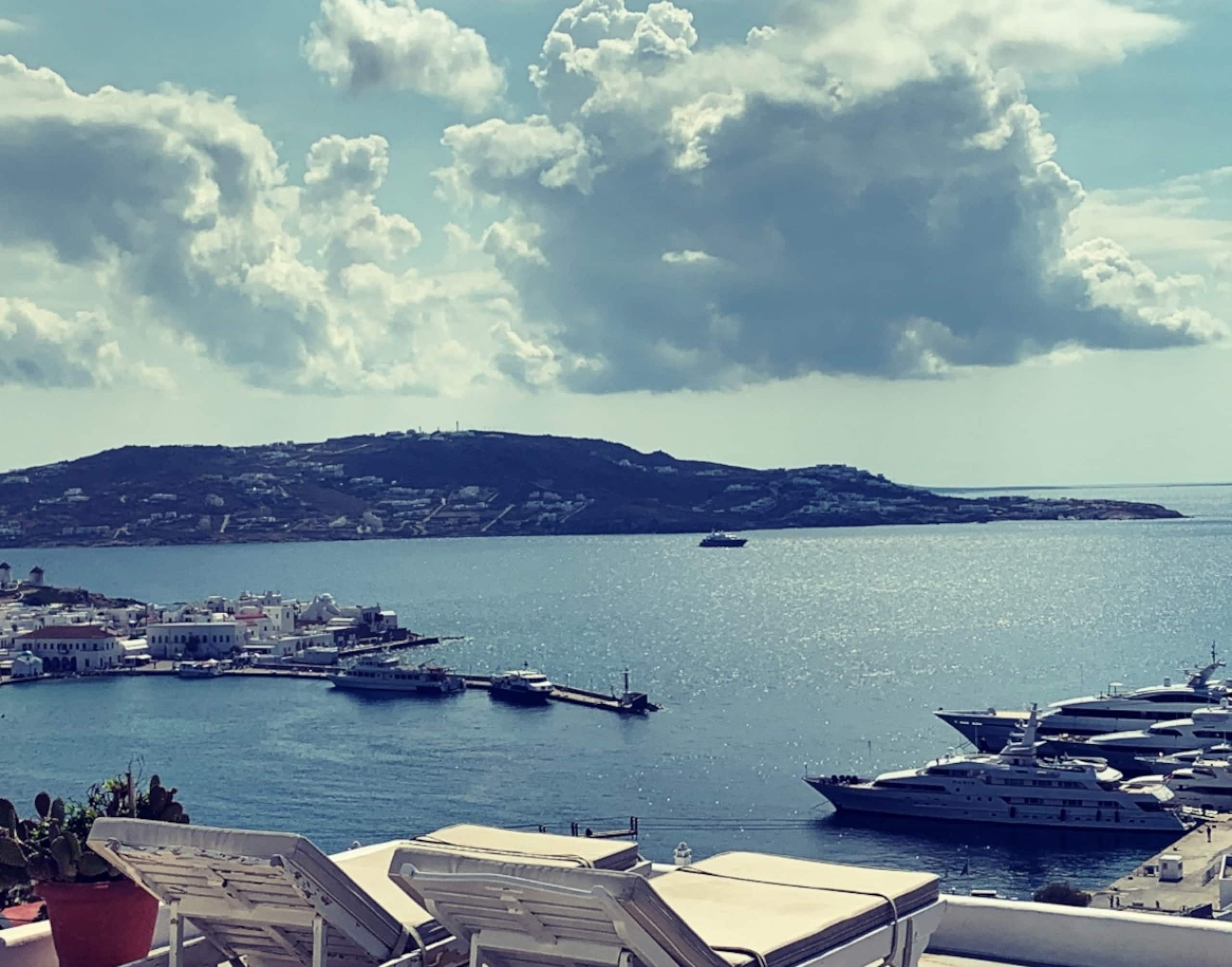 Mykonos central style 12