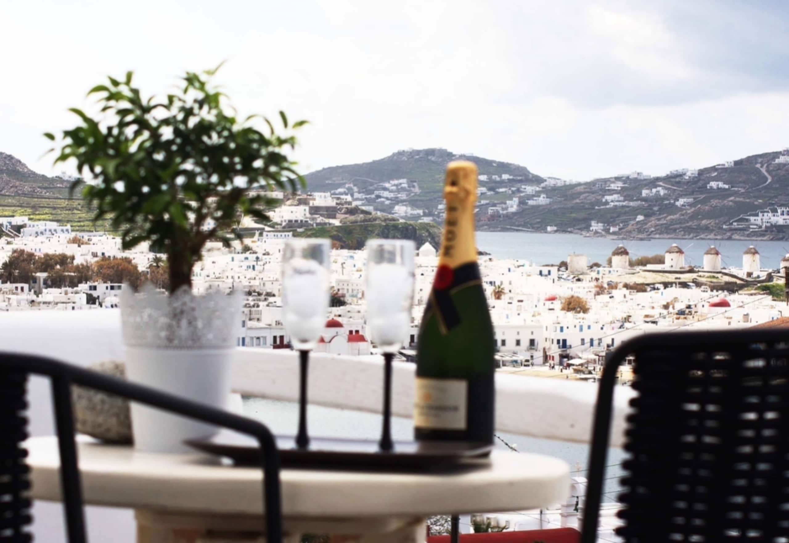 Mykonos central style 24
