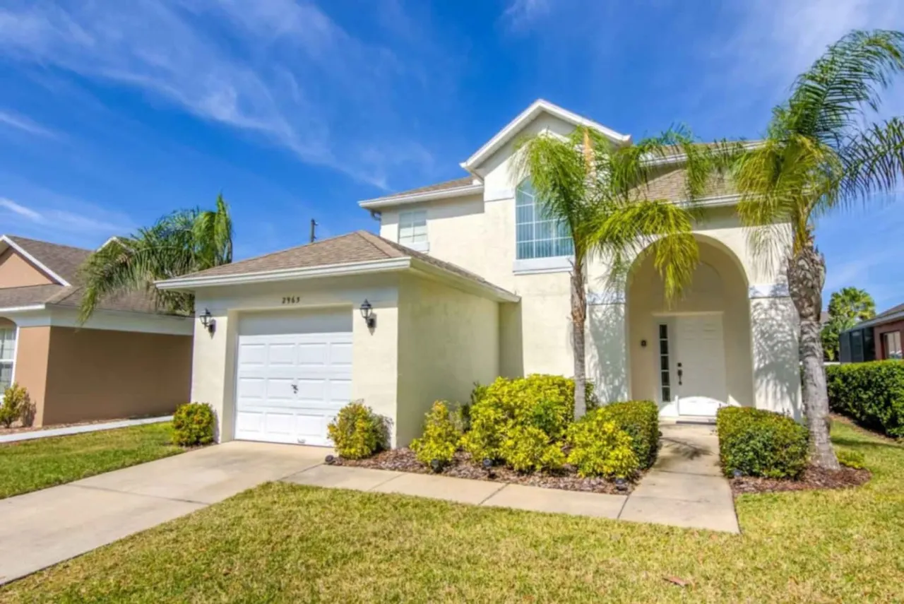 Palm Breeze Villa 4-Bedroom, 2-Storey Home with Private Pool 2