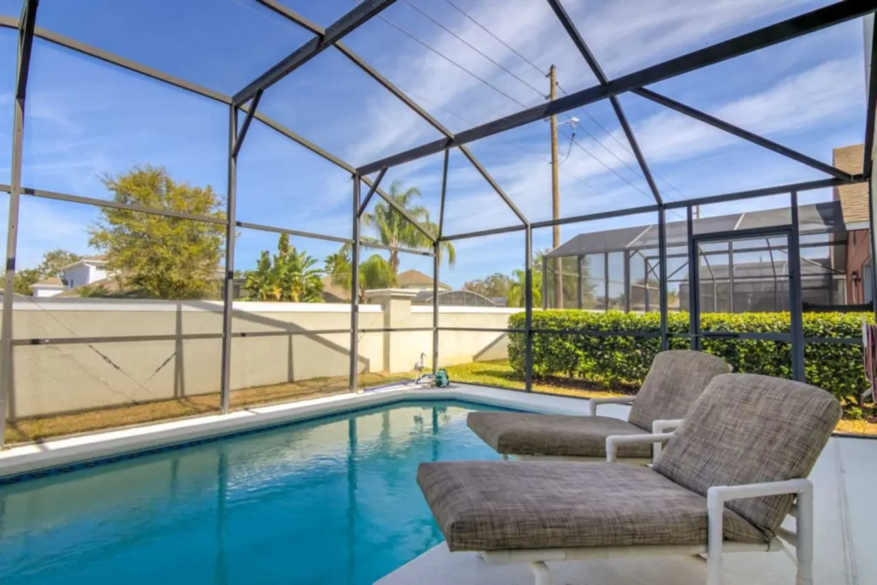 Palm Breeze Villa 4-Bedroom, 2-Storey Home with Private Pool 18