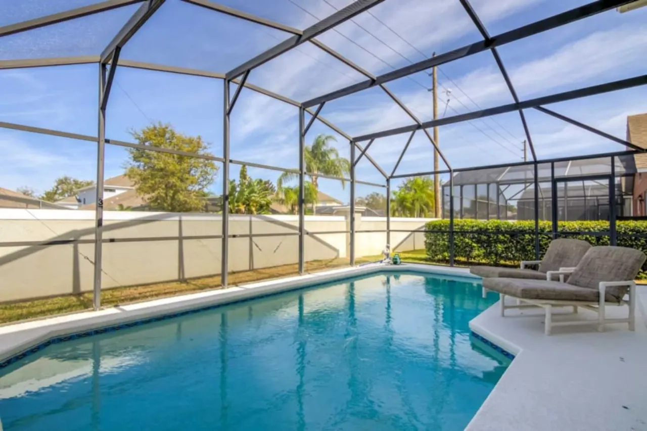 Palm Breeze Villa 4-Bedroom, 2-Storey Home with Private Pool 19