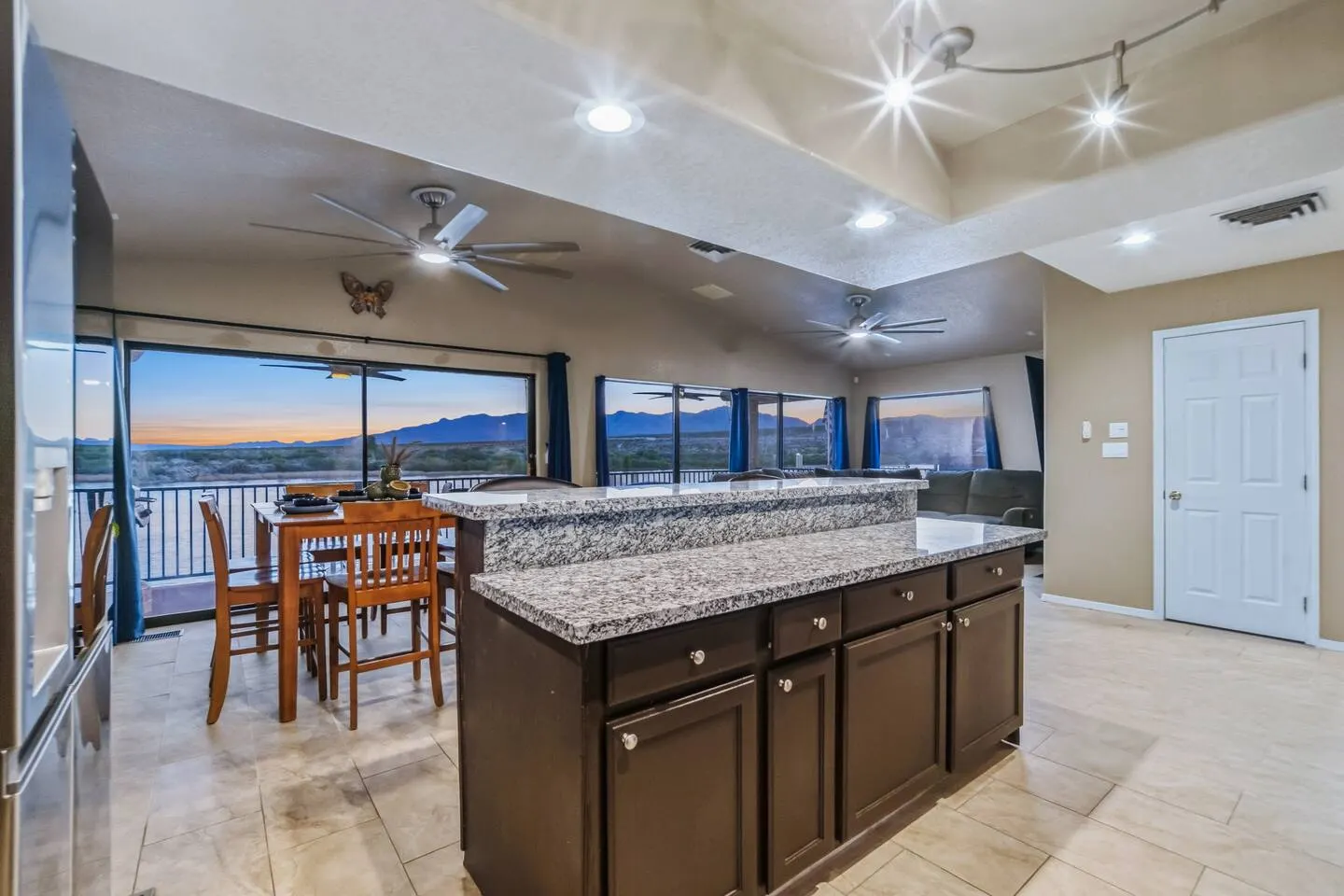 Waterfront Dock Sleeps 8 Views Foosball 11