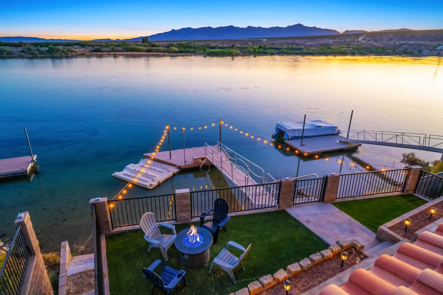 Waterfront | Dock | Sleeps 8 | Views | Foosball — photo 3