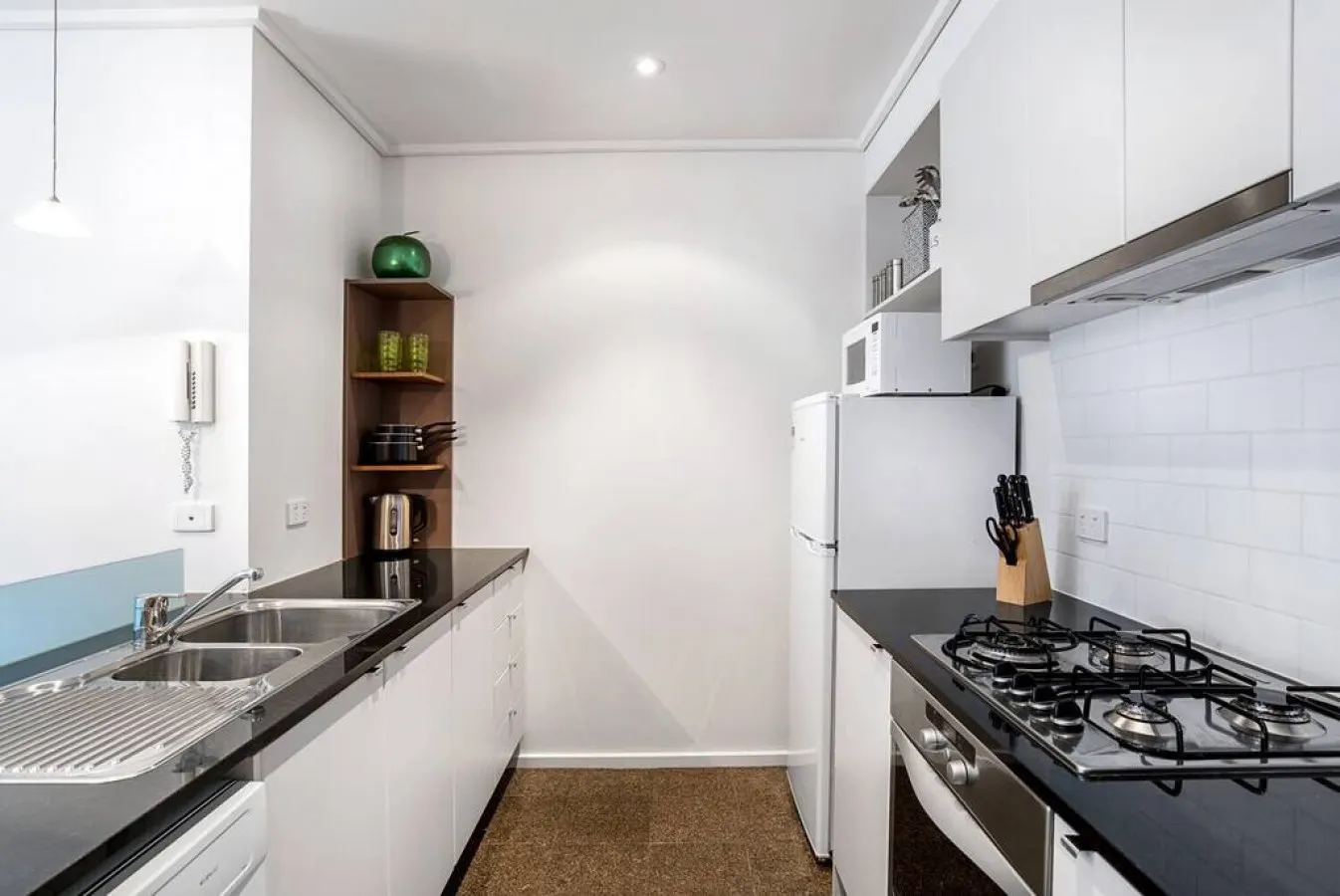 Alexa: 2 Bed, 2 Bath Apartment 7