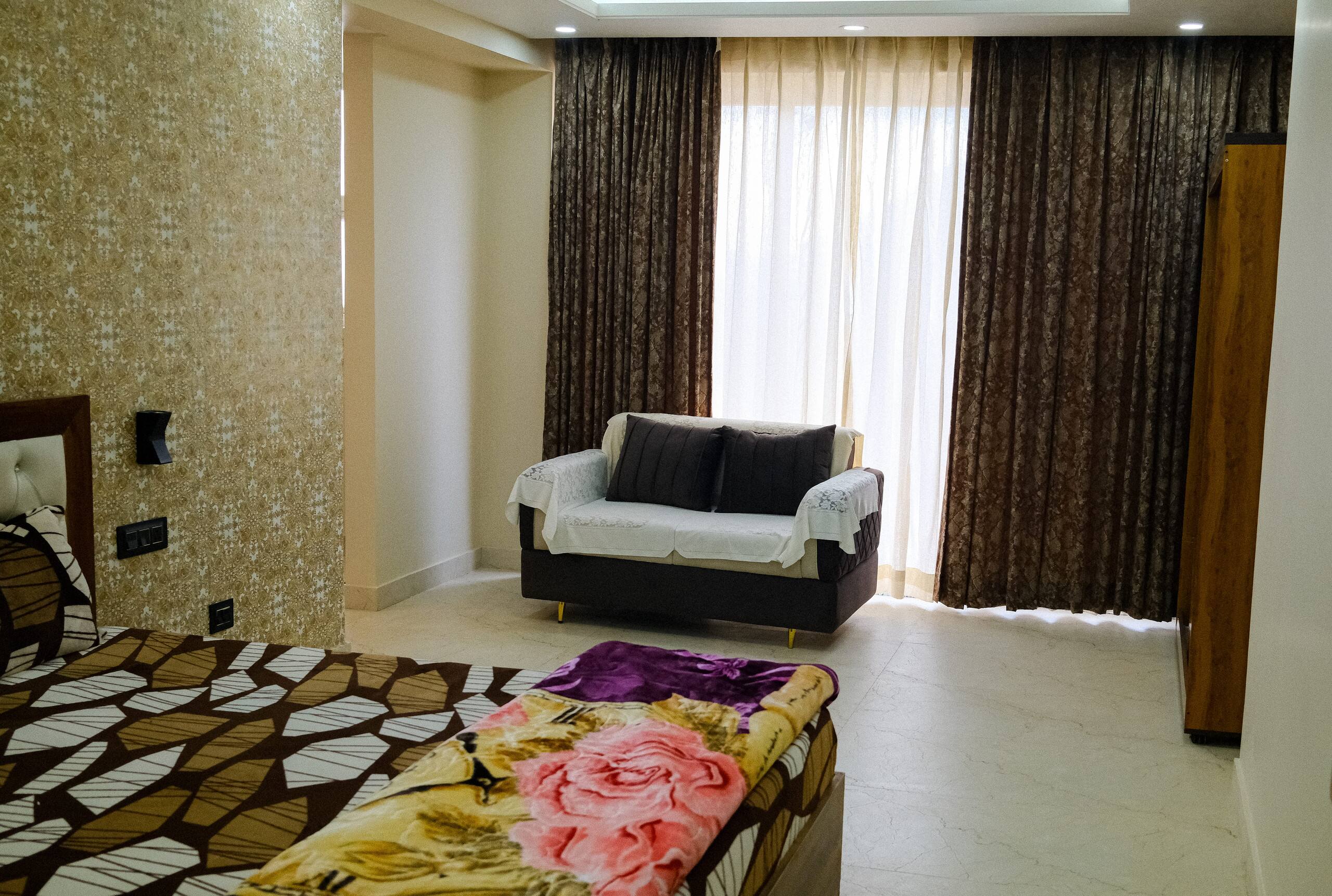 Private hilltop homestay on a Himachal ridge 14