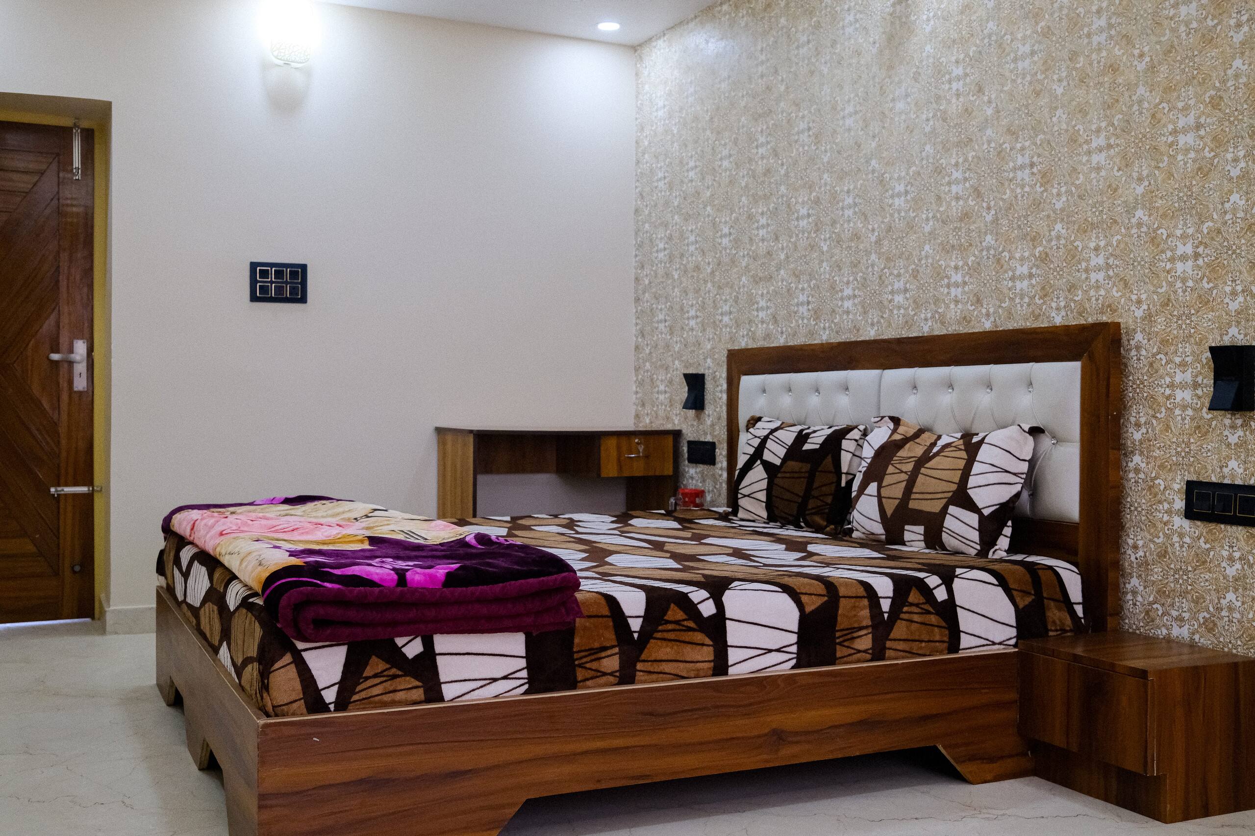 Private hilltop homestay on a Himachal ridge 17