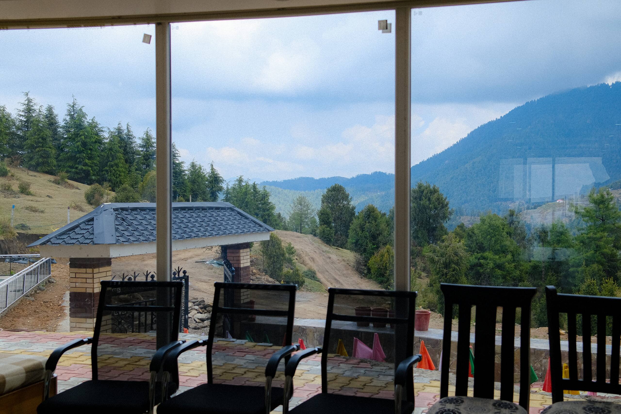 Private hilltop homestay on a Himachal ridge 2