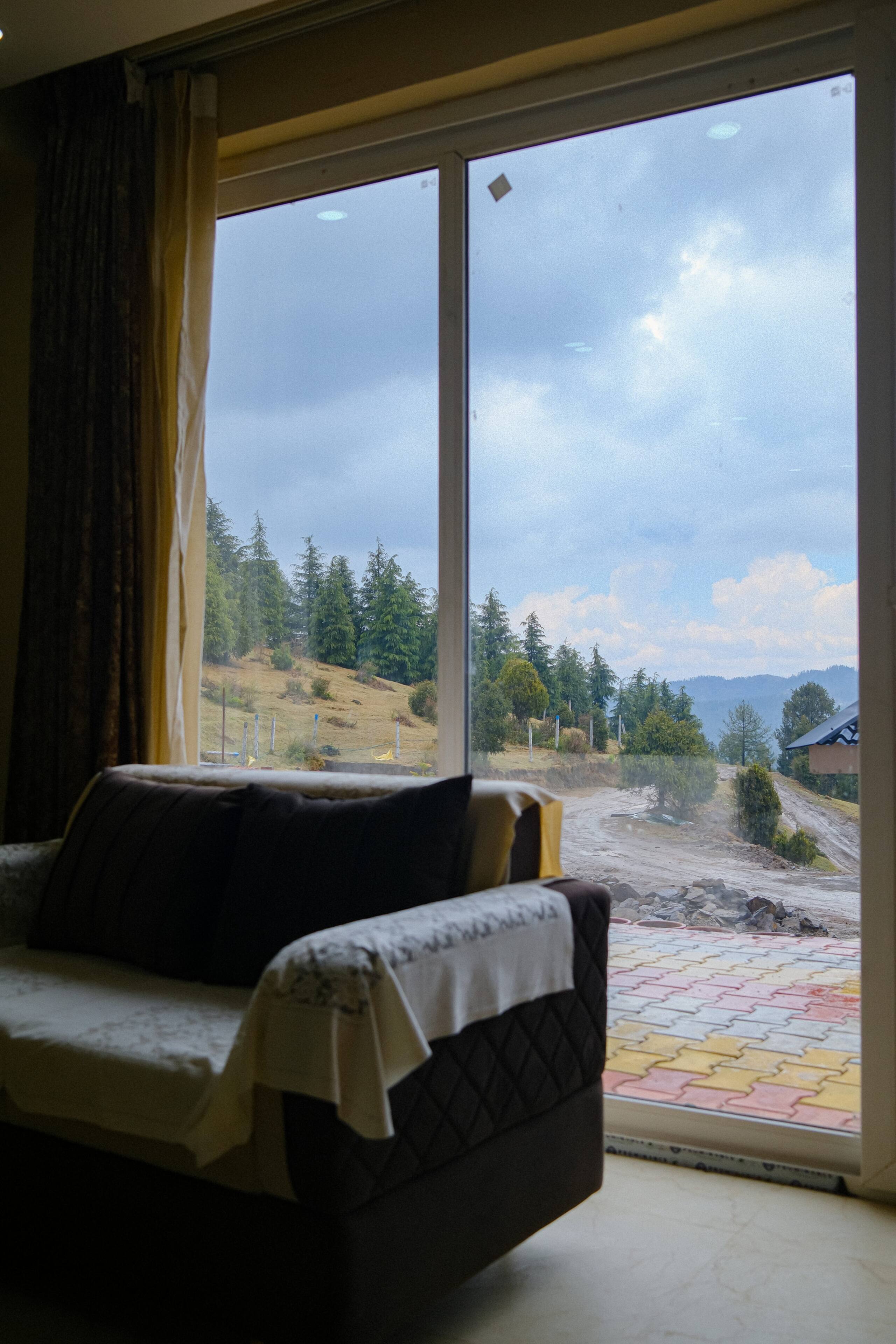 Private hilltop homestay on a Himachal ridge 15