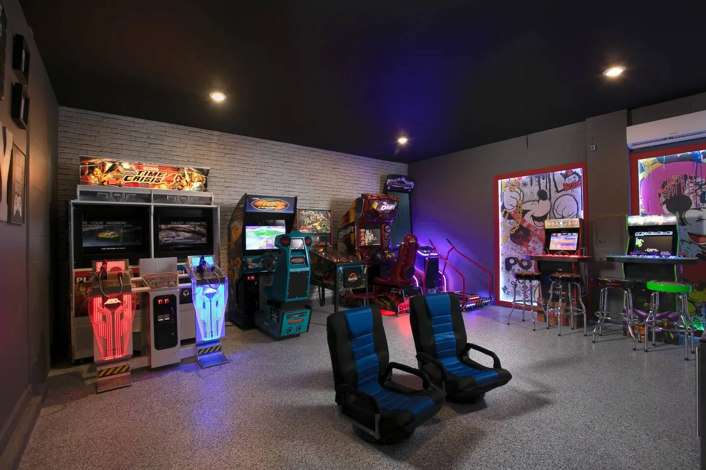 Arcade-Theater-Pool-8br Rare Luxury Experience! 15