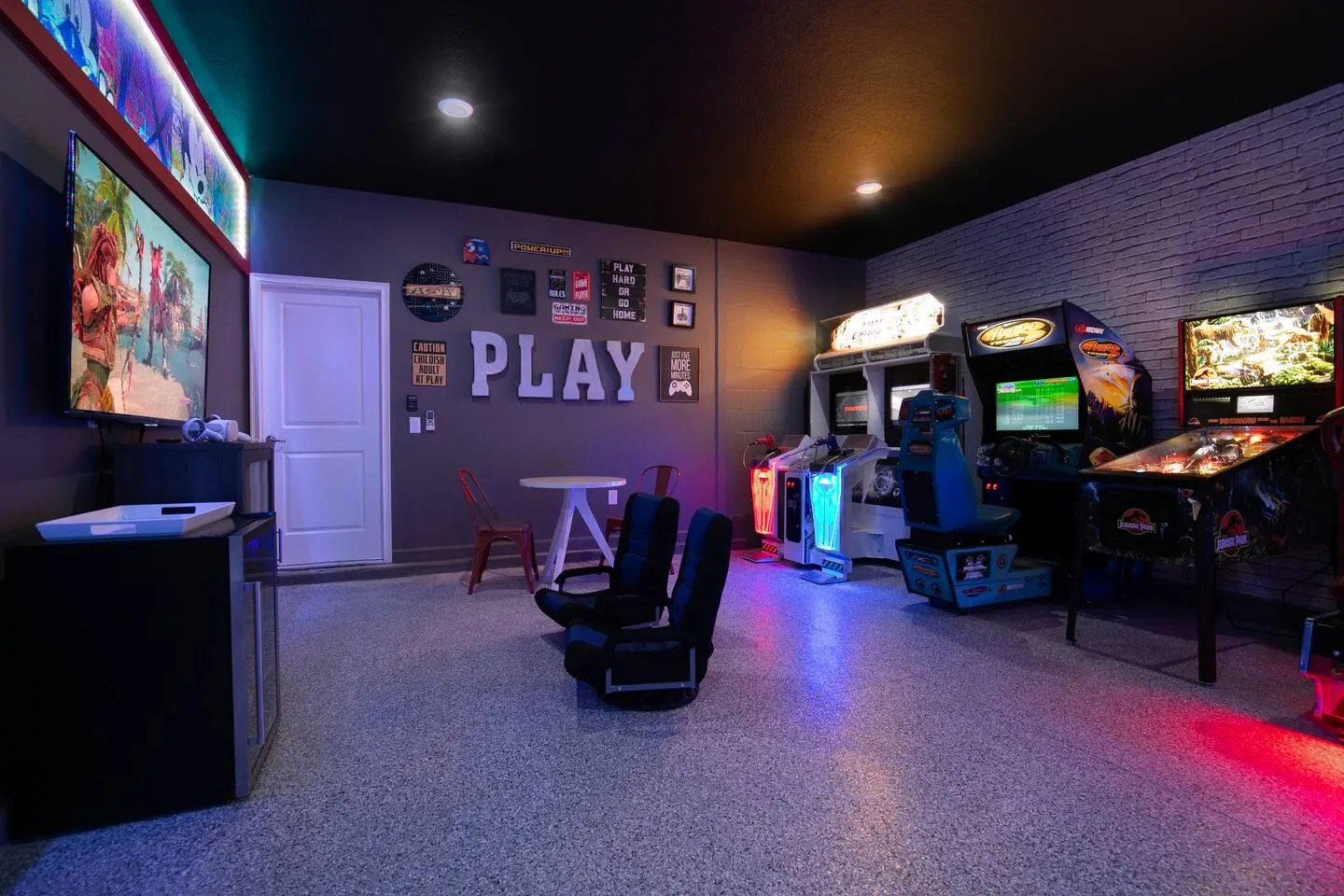 Arcade-Theater-Pool-8br Rare Luxury Experience! 16