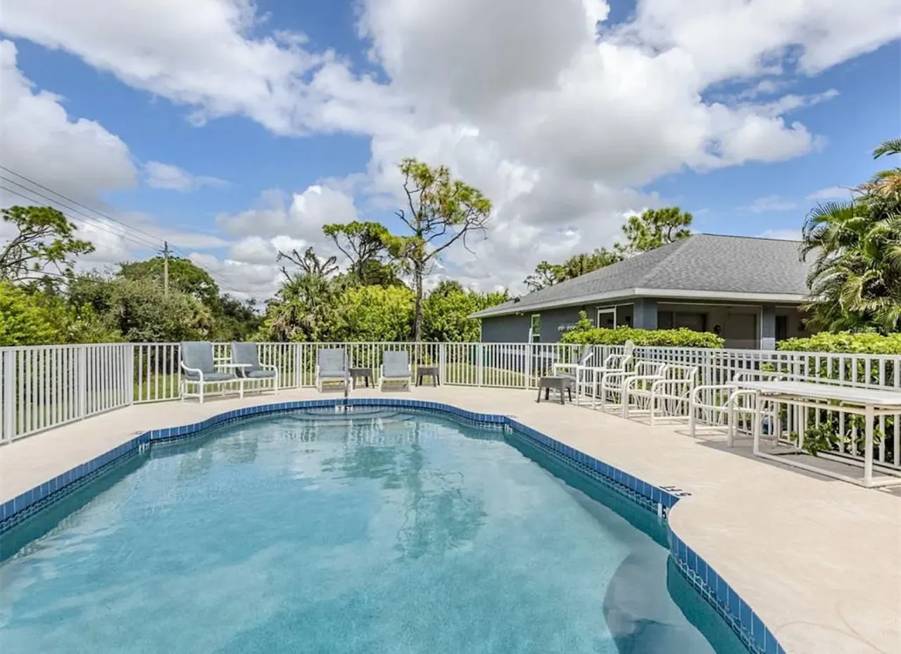 Palm Retreat near Englewood Beach