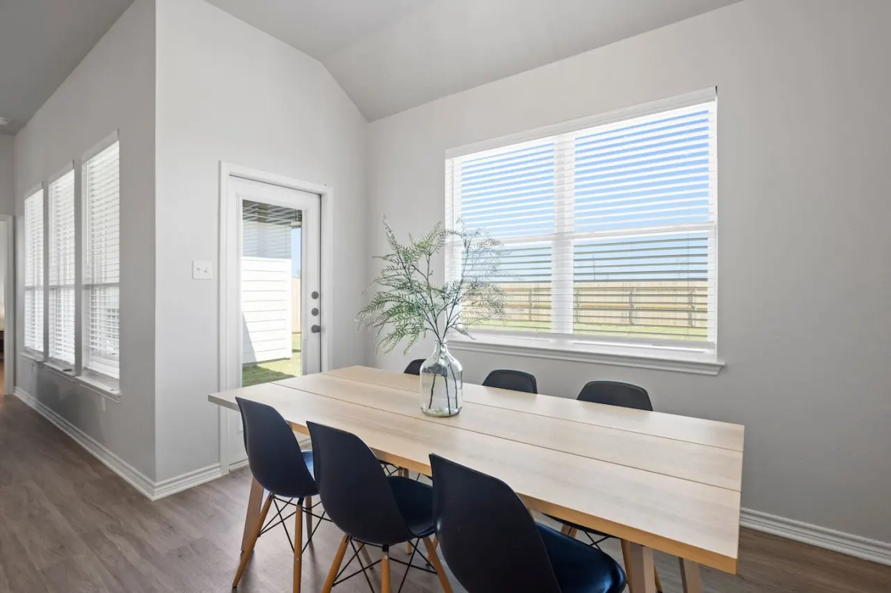 Beta House @ Crossroads Park NEW Home Sleeps 8! 15