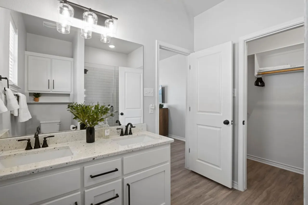 Beta House @ Crossroads Park NEW Home Sleeps 8! 19