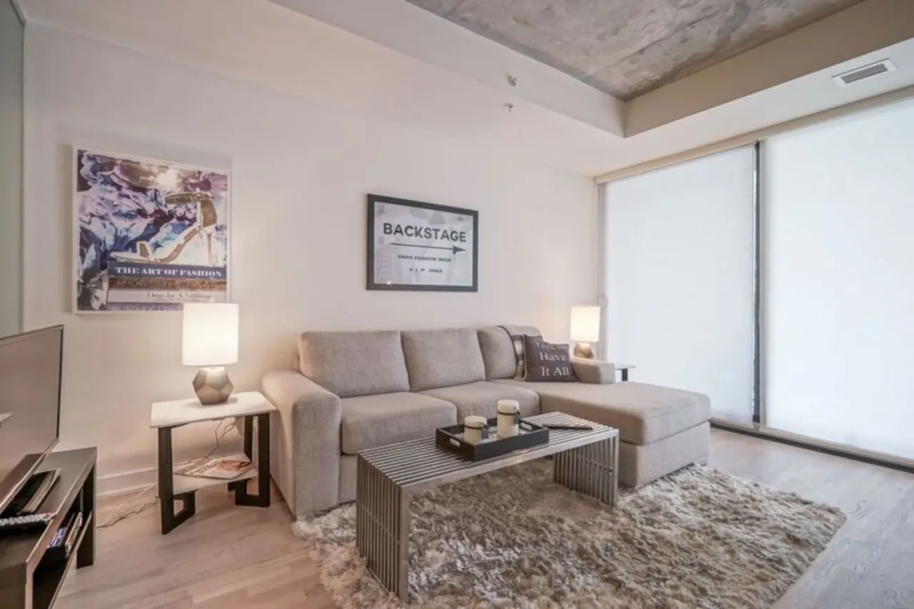 Sleek Modern 1BR Balcony Popular King West 2