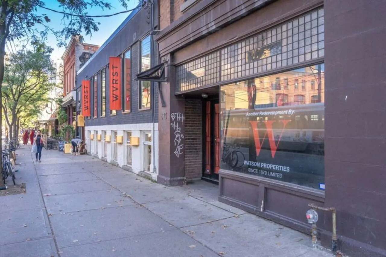 Sleek Modern 1BR Balcony Popular King West 13