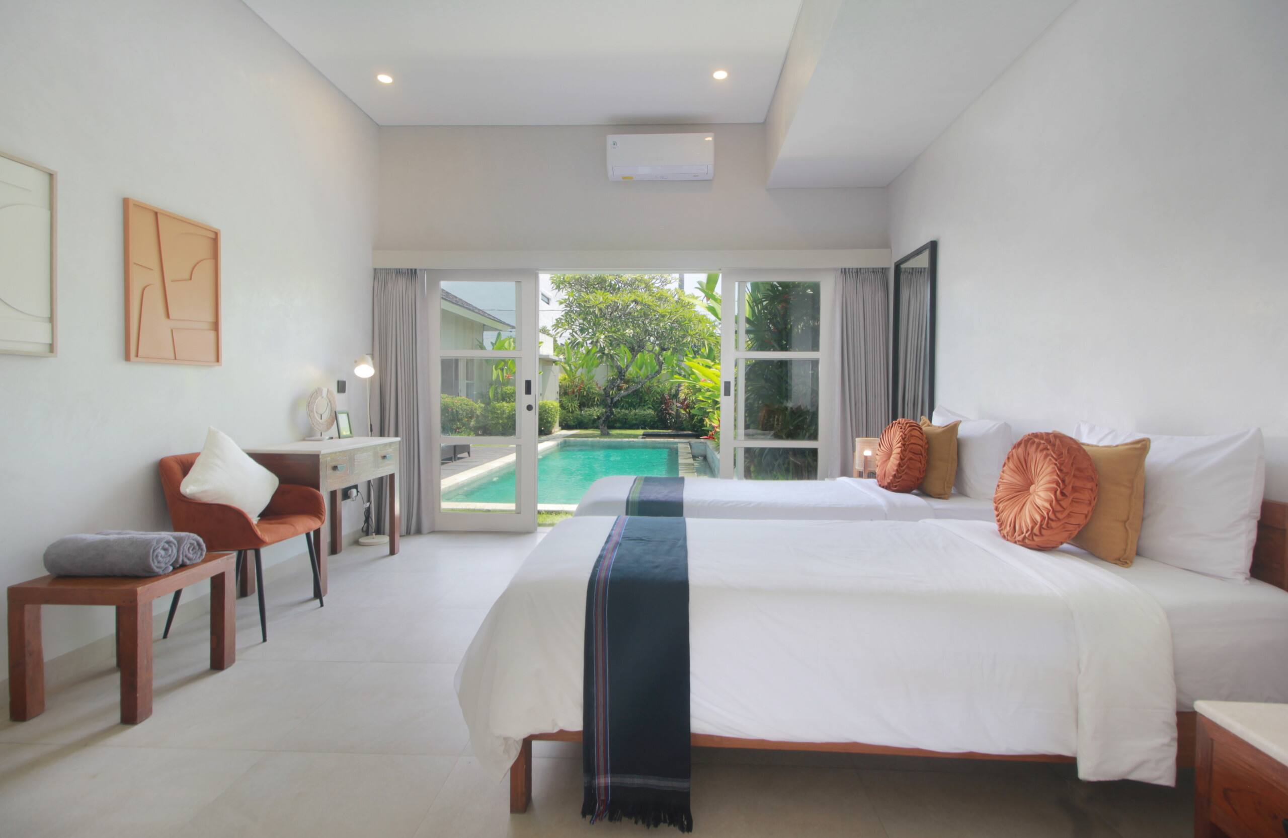 Echo Beach Villa and Apartment 9