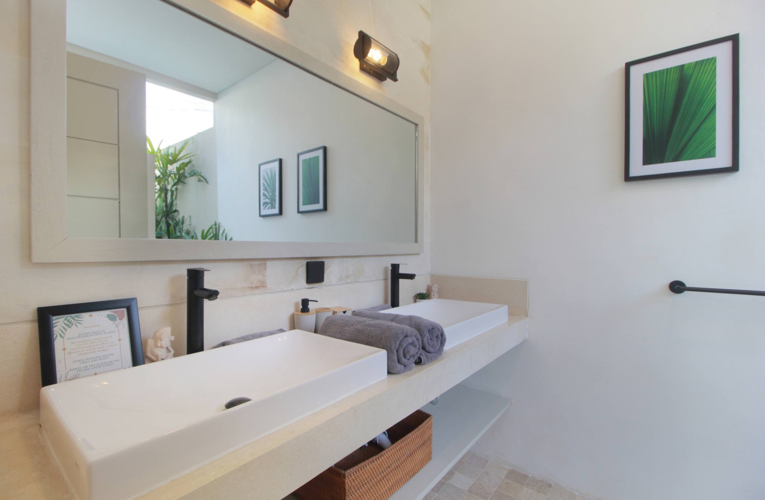 Echo Beach Villa and Apartment 10