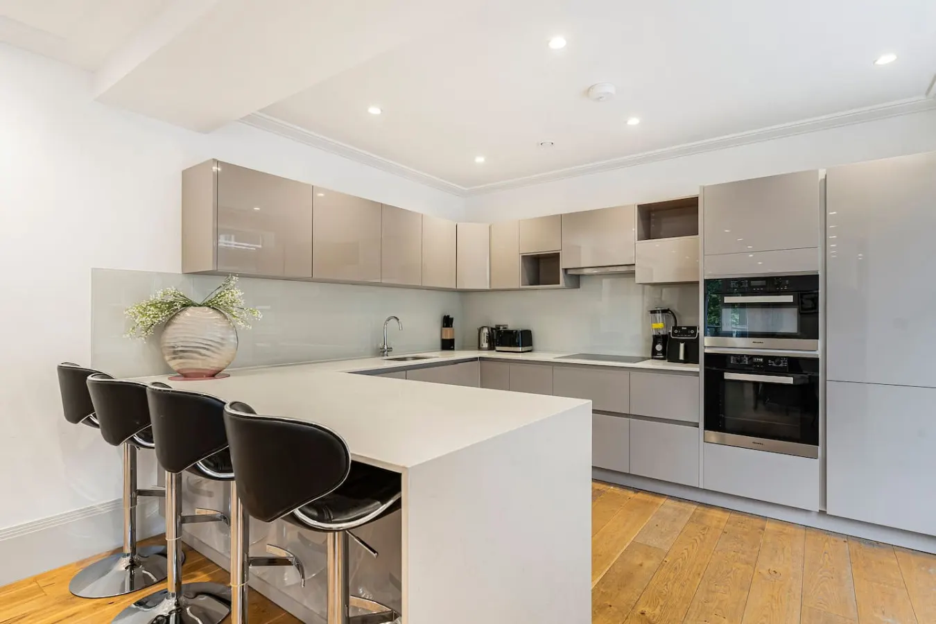 Mayfair 2-Bed 24hr Concierge & Hyde Park Views 10