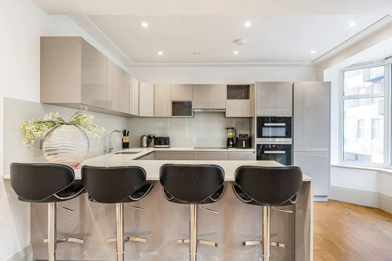 Mayfair 2-Bed 24hr Concierge & Hyde Park Views 13
