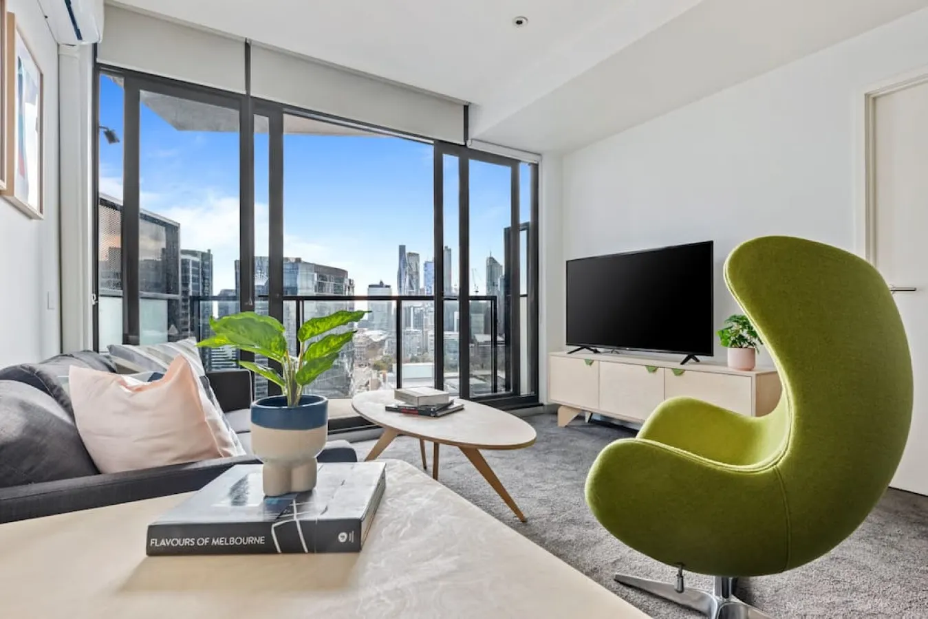 Lara: 2 Bed, 1 Bath Apartment