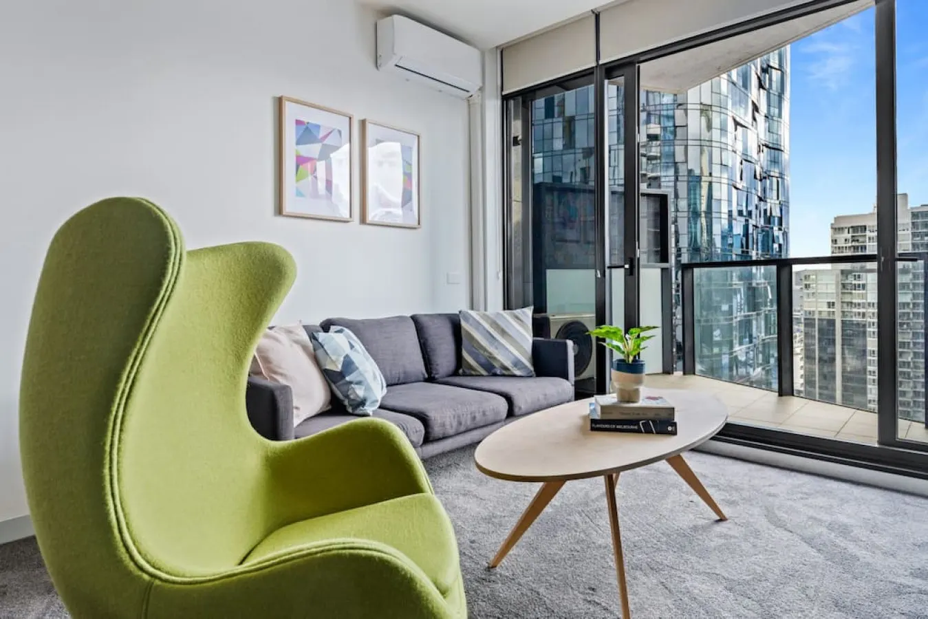 Lara: 2 Bed, 1 Bath Apartment — photo 4