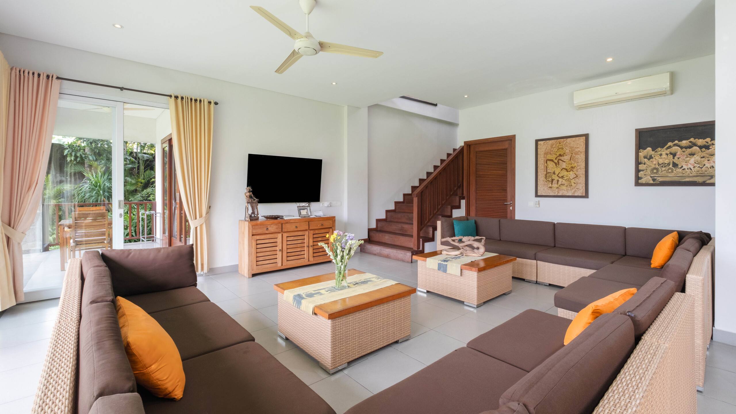 Canggu Best Deal! Spacious & Tropical Villa 8