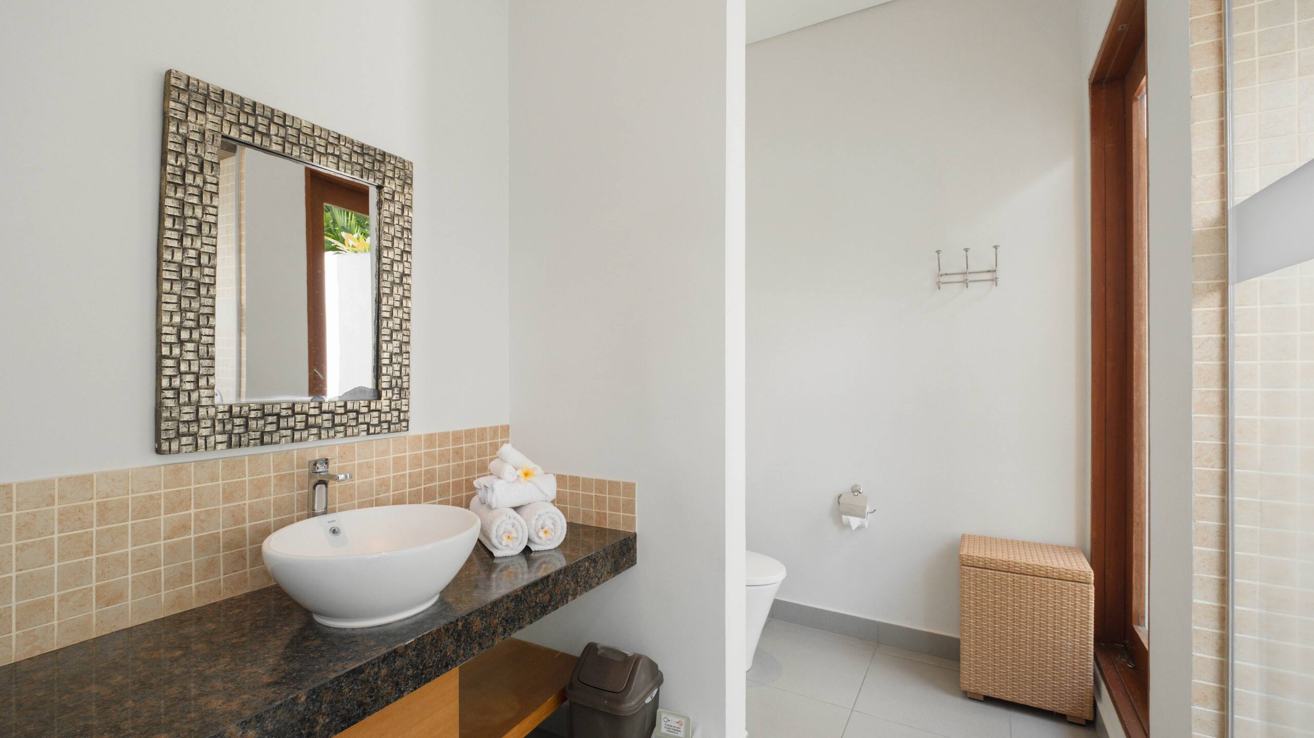 Canggu Best Deal! Spacious & Tropical Villa 40