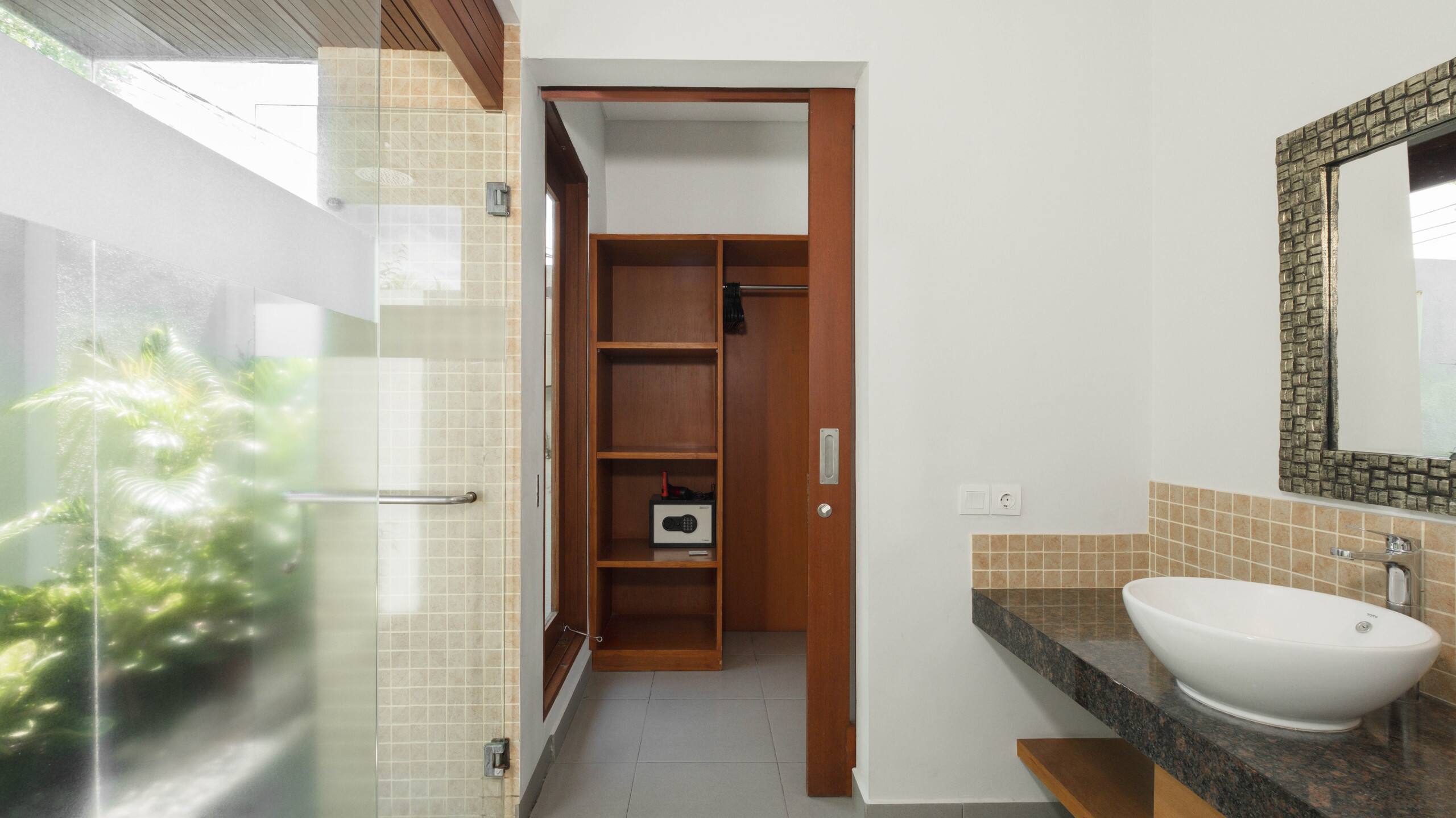 Canggu Best Deal! Spacious & Tropical Villa 39