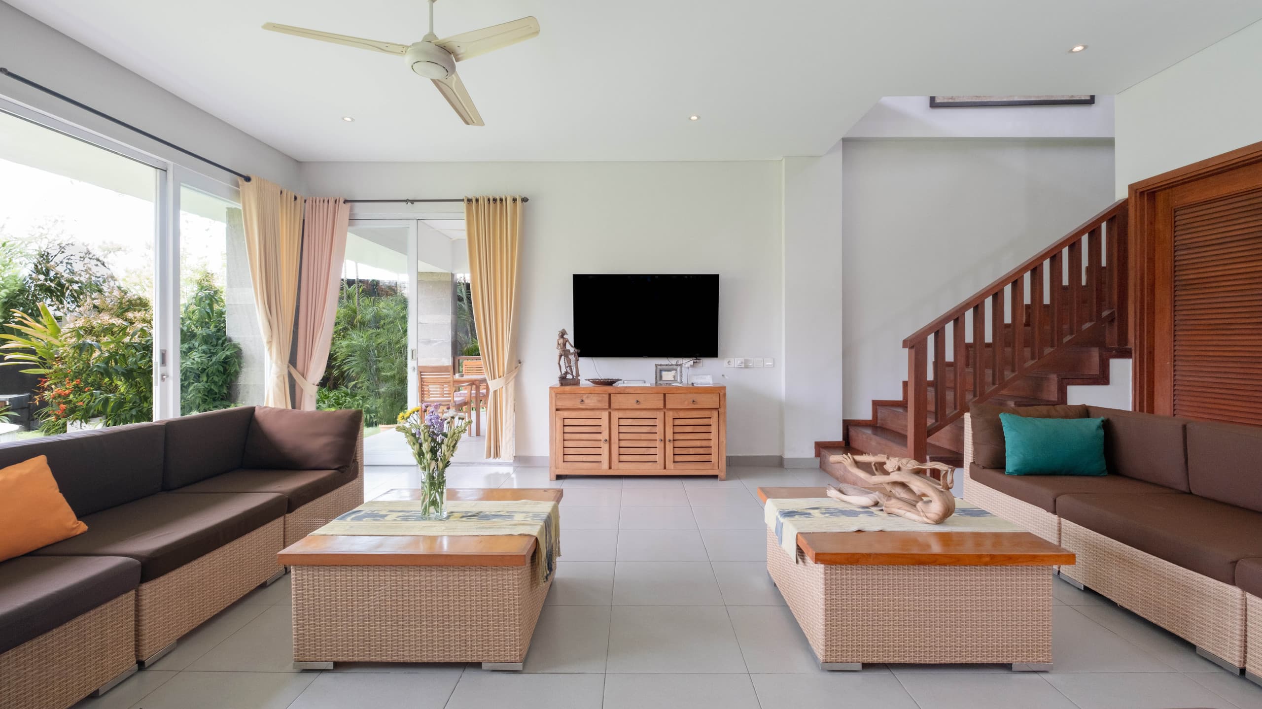 Canggu Best Deal! Spacious & Tropical Villa 12
