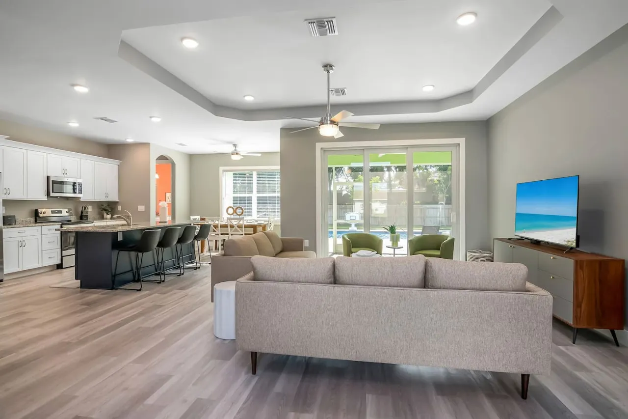 Sea La Vie Beach House 13