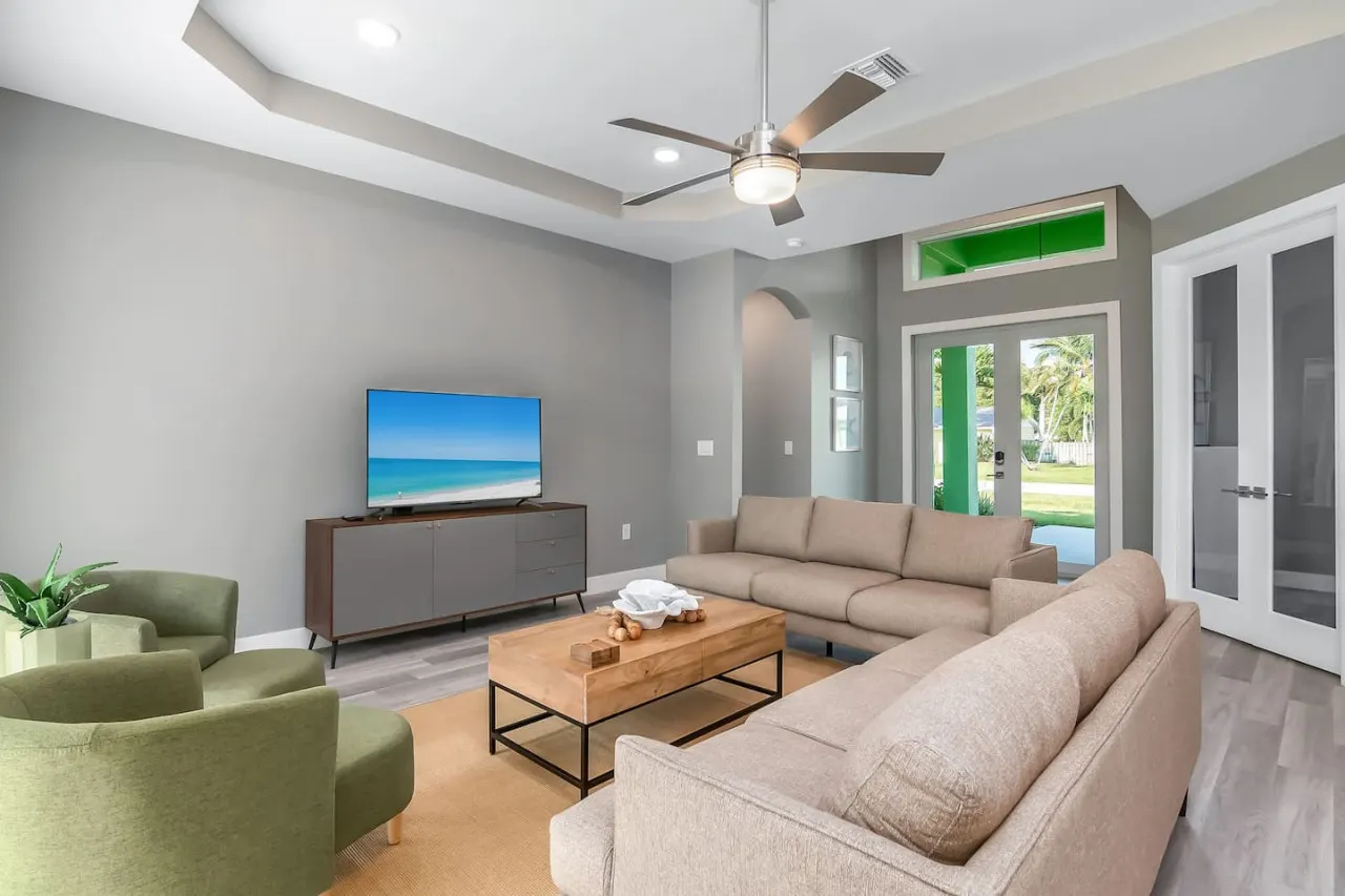 Sea La Vie Beach House 14