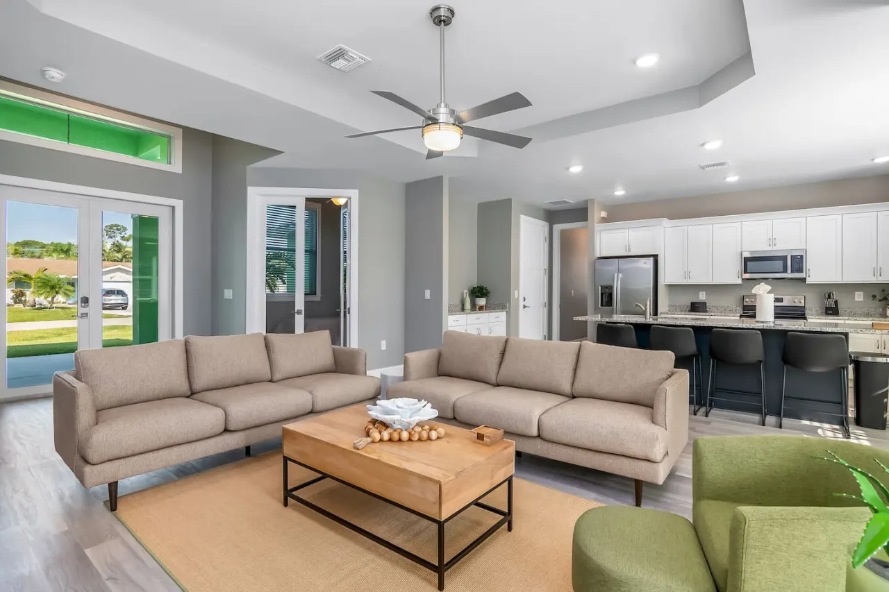 Sea La Vie Beach House 15